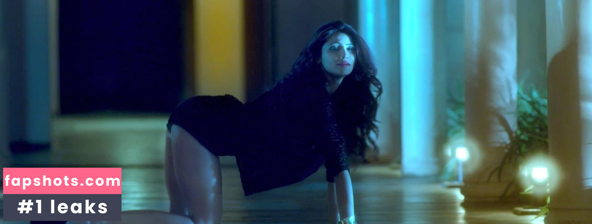 Daisy Shah gallery photo #4