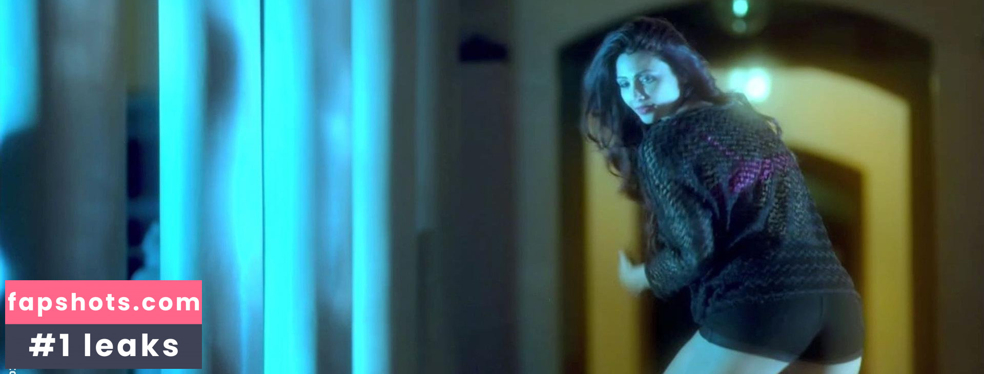 Daisy Shah nude babe gallery