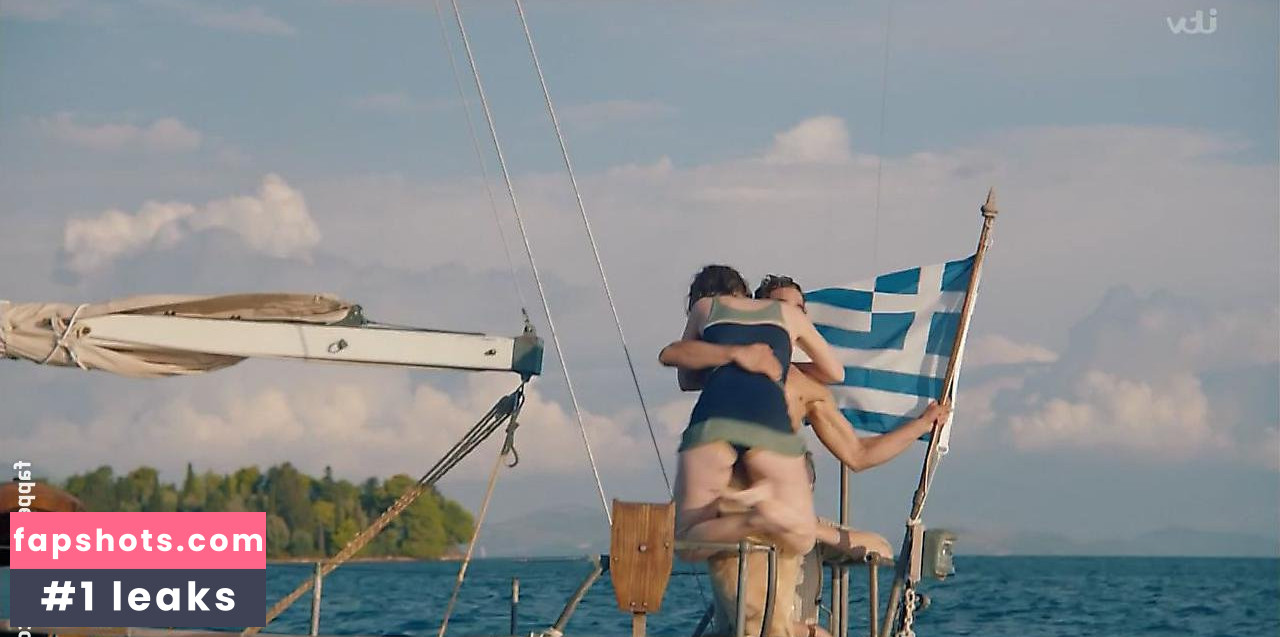 Daisy Waterstone gallery photo #12