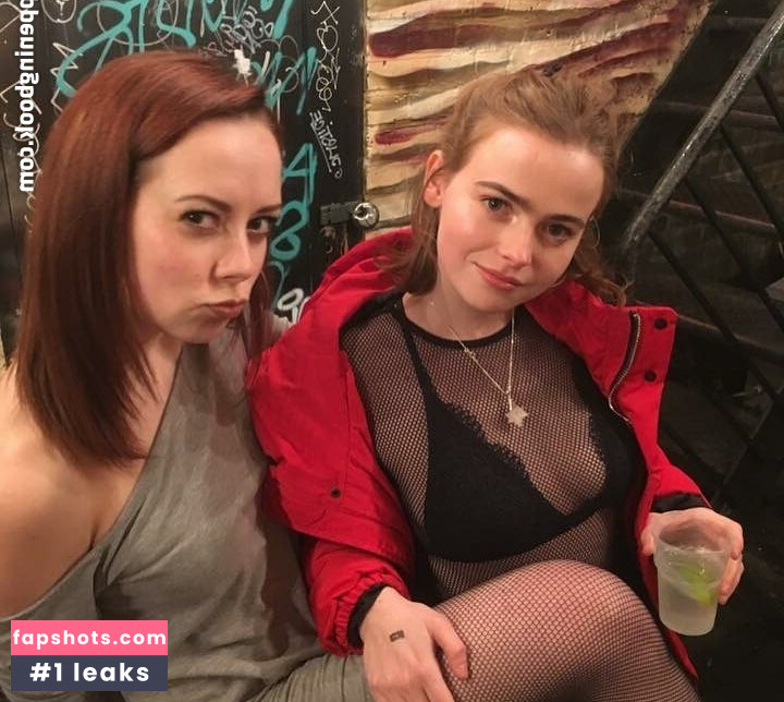 Daisy Waterstone gallery photo #6