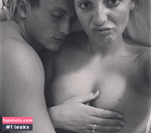 Daisy Watts gallery photo #108