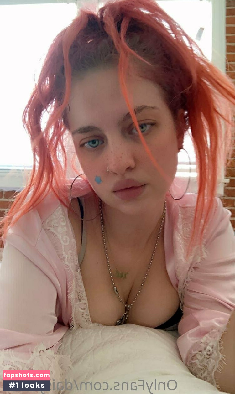 daisy2004 gallery photo #3