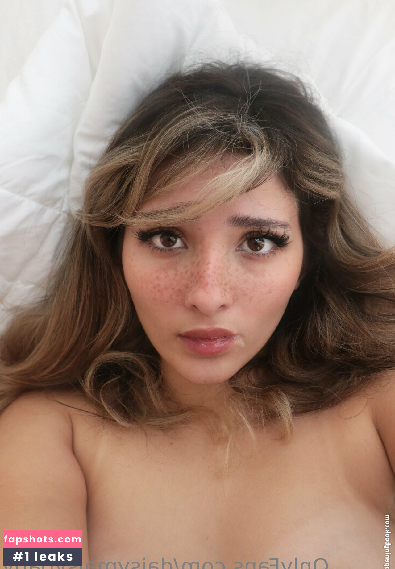 DaisyMae gallery photo #31