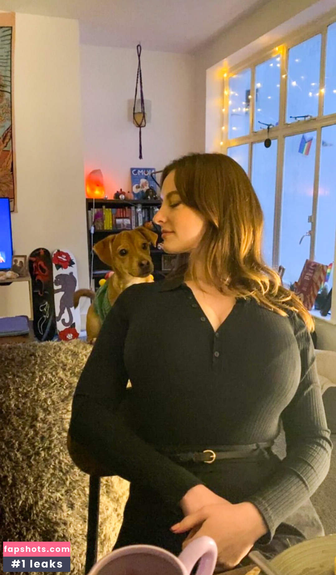 Dakota Blue Richards gallery photo #22