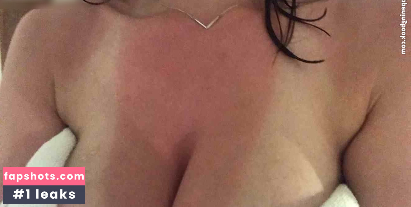 Dakota Blue Richards gallery photo #31