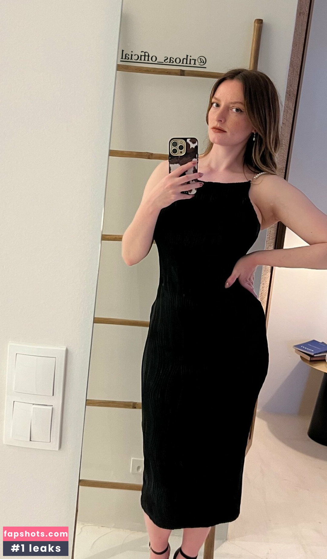 Dakota Blue Richards gallery photo #43