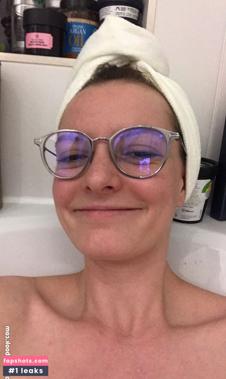 Dakota Blue Richards gallery photo #85