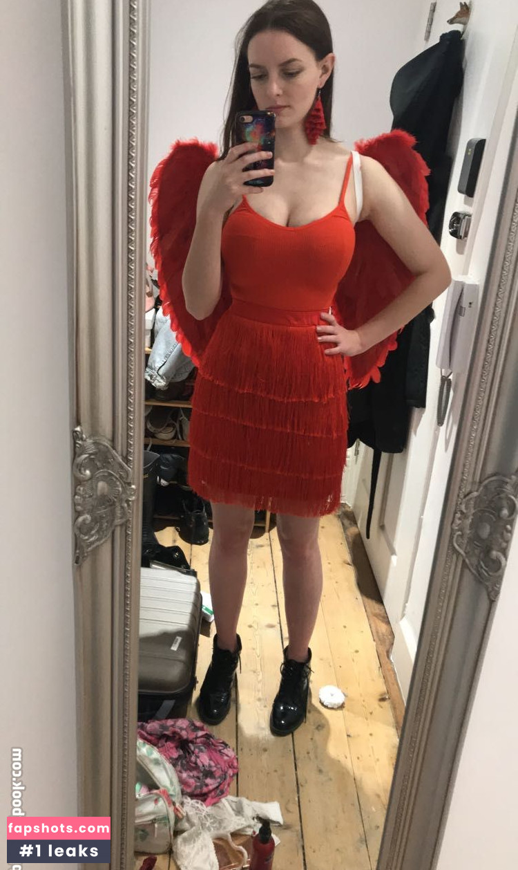 Dakota Blue Richards gallery photo #87