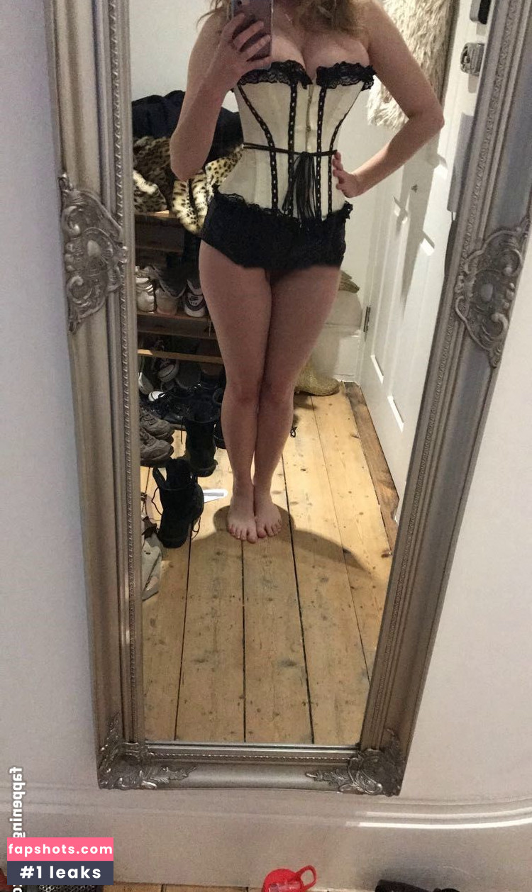 Dakota Blue Richards gallery photo #95