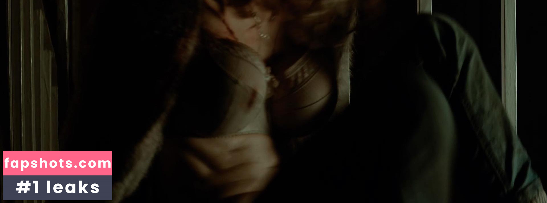 Dakota Blue Richards gallery photo #98