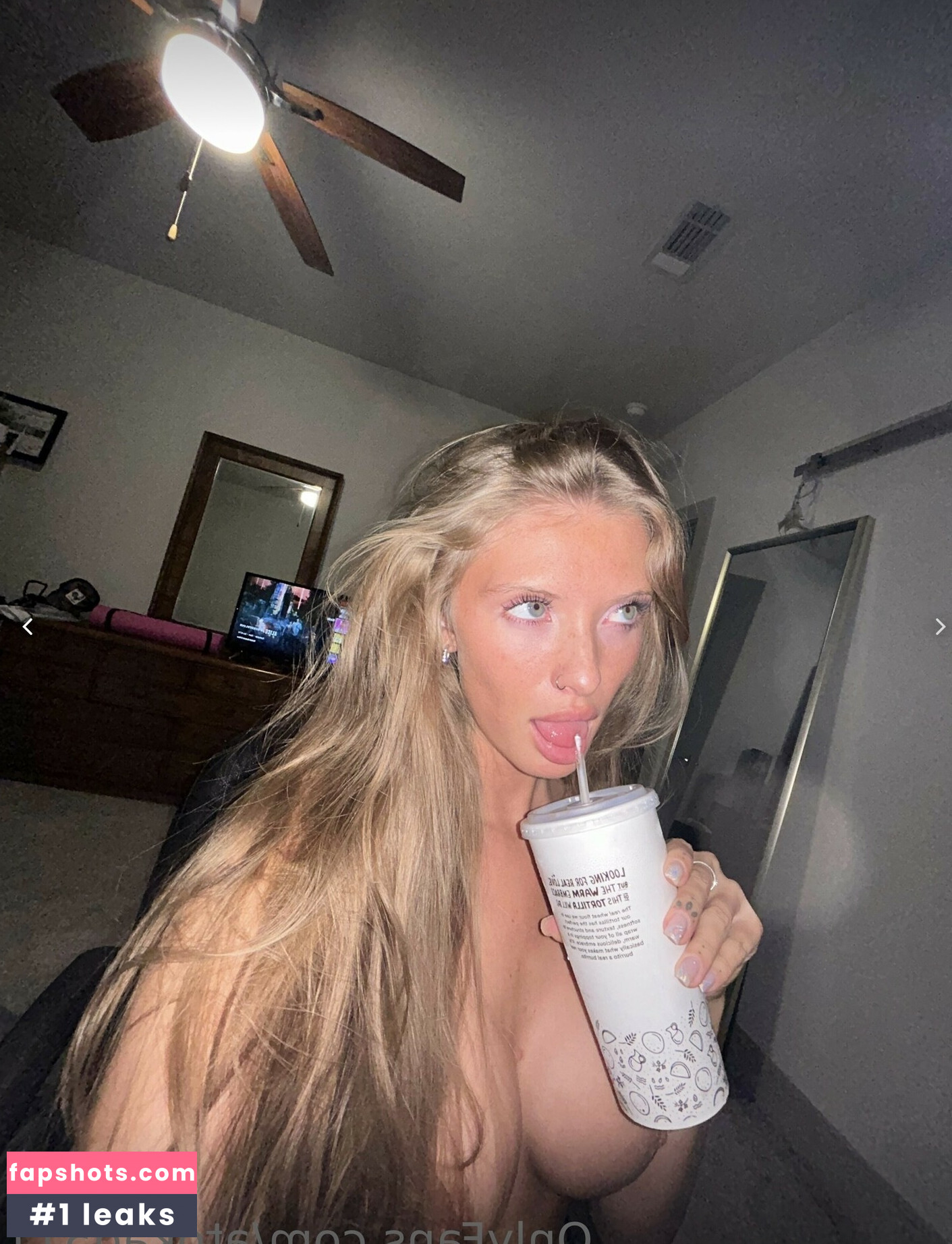 dakotaaaa gallery photo #2