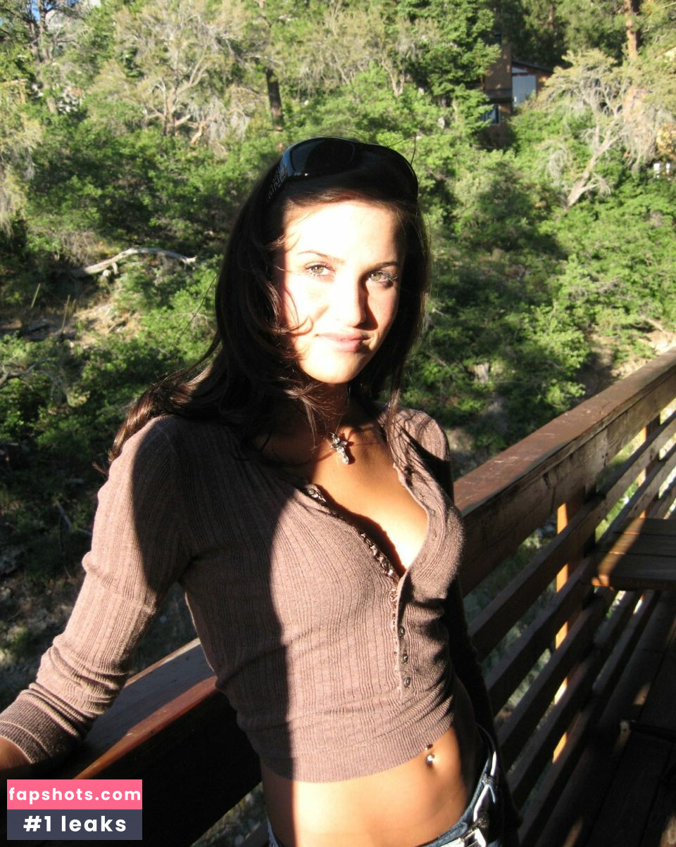 DakotaCox gallery photo #12