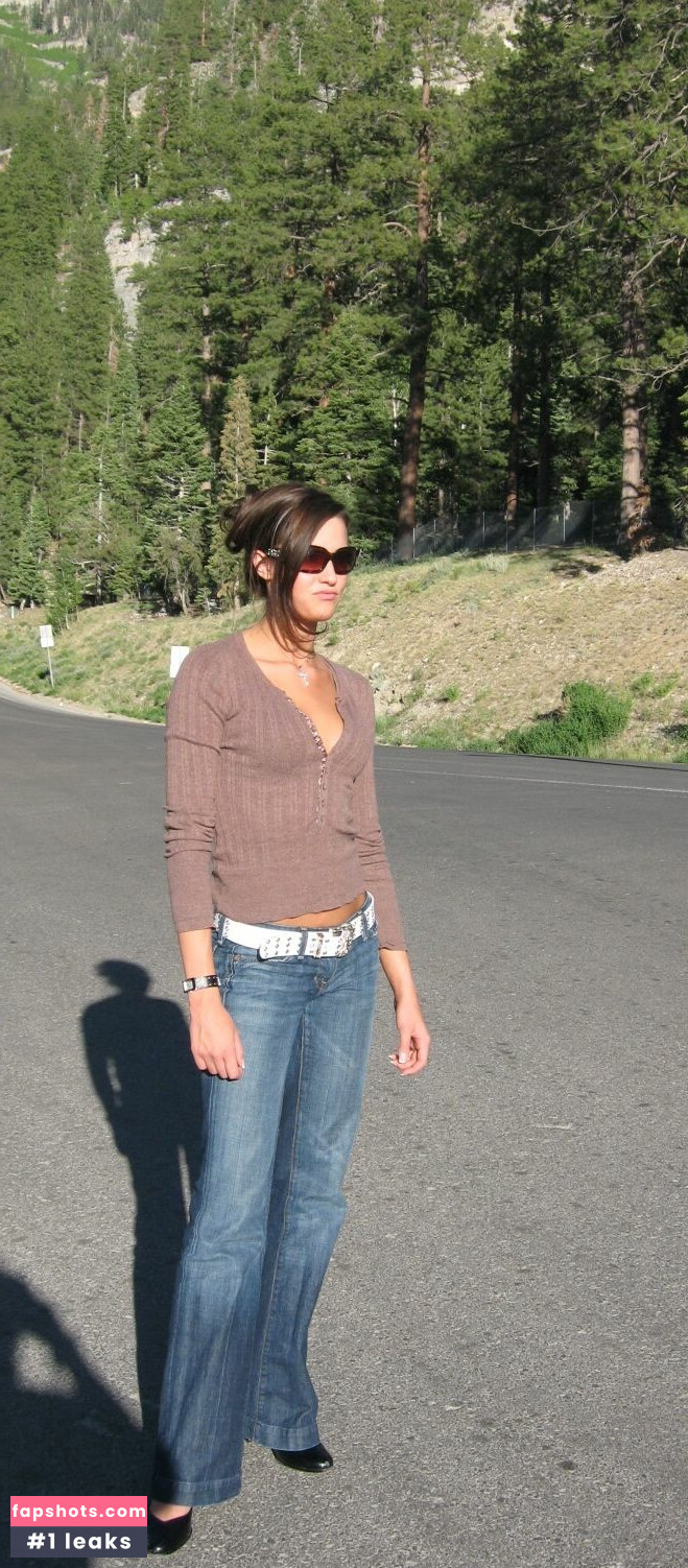 DakotaCox gallery photo #8