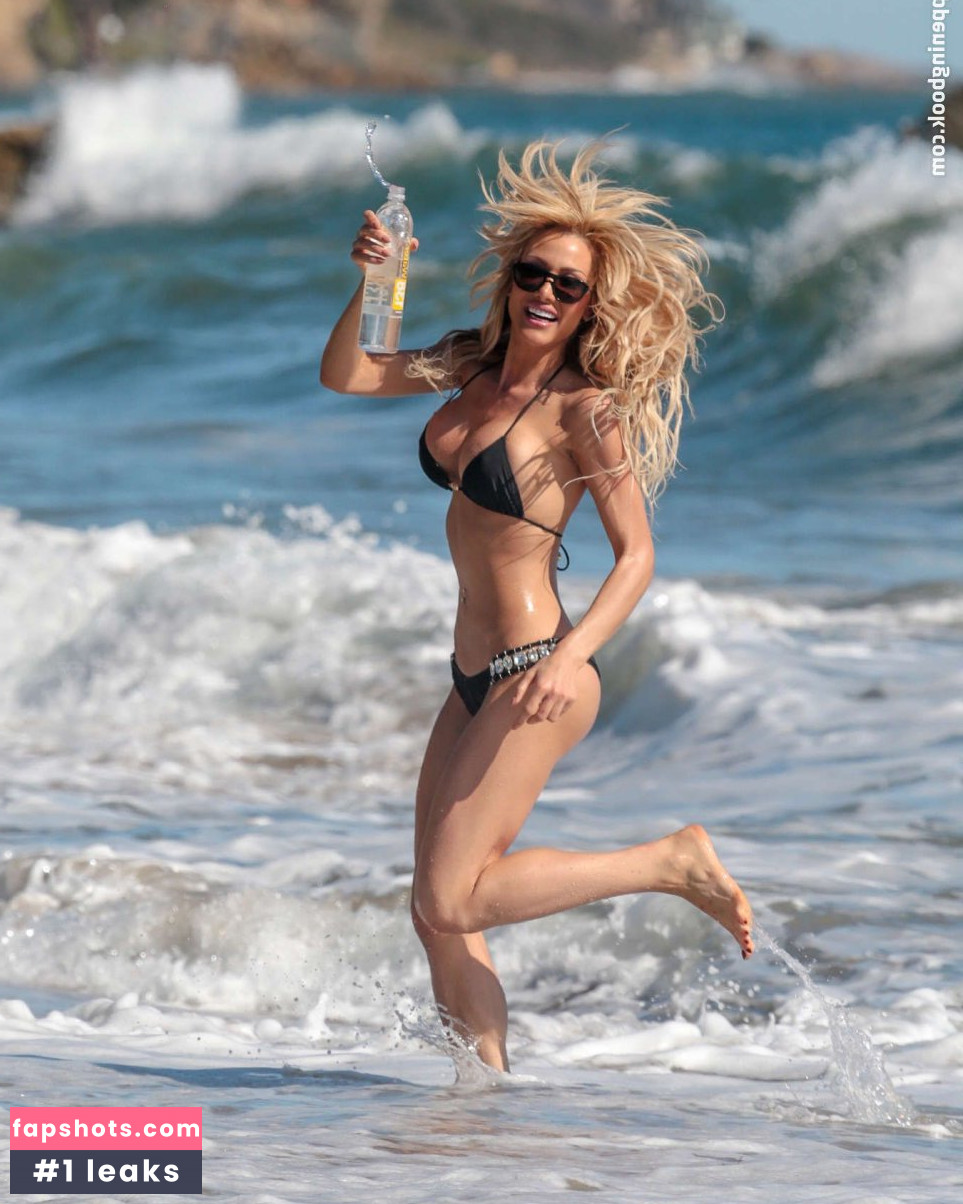 Dalia Elliott gallery photo #55