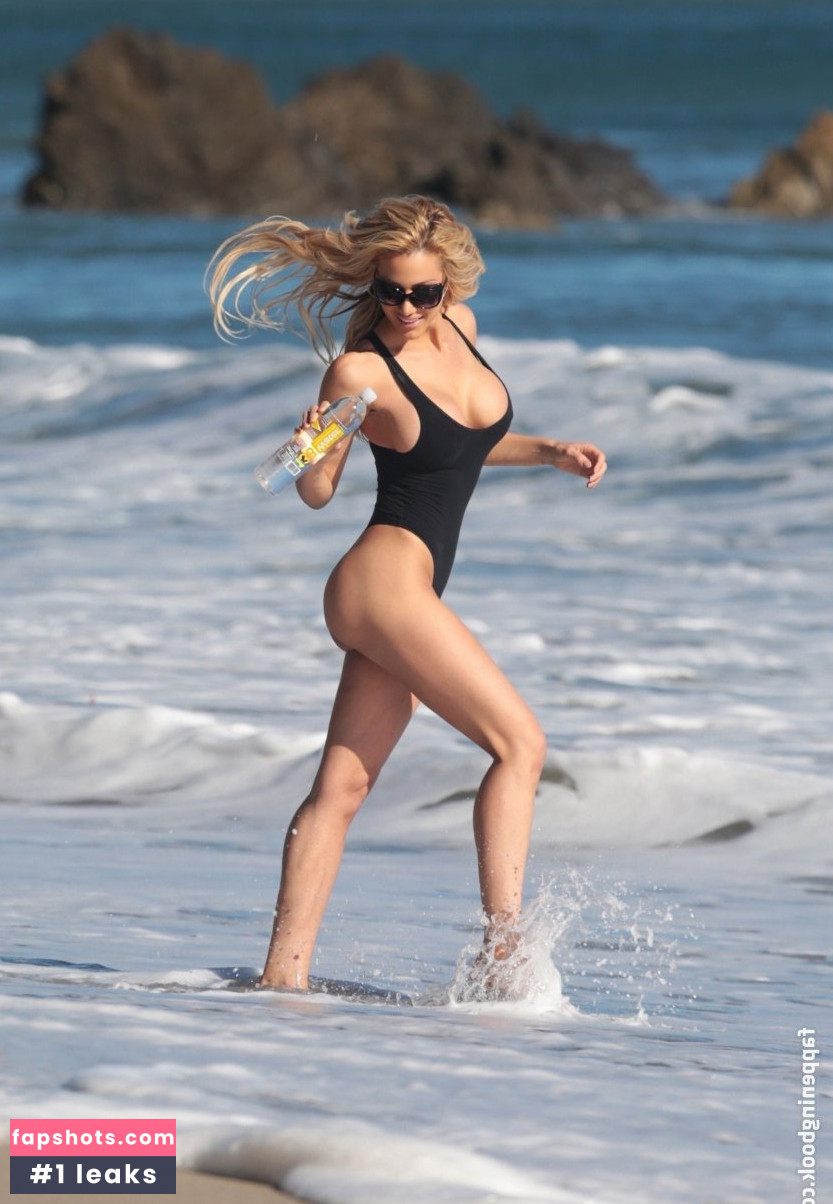 Dalia Elliott gallery photo #96