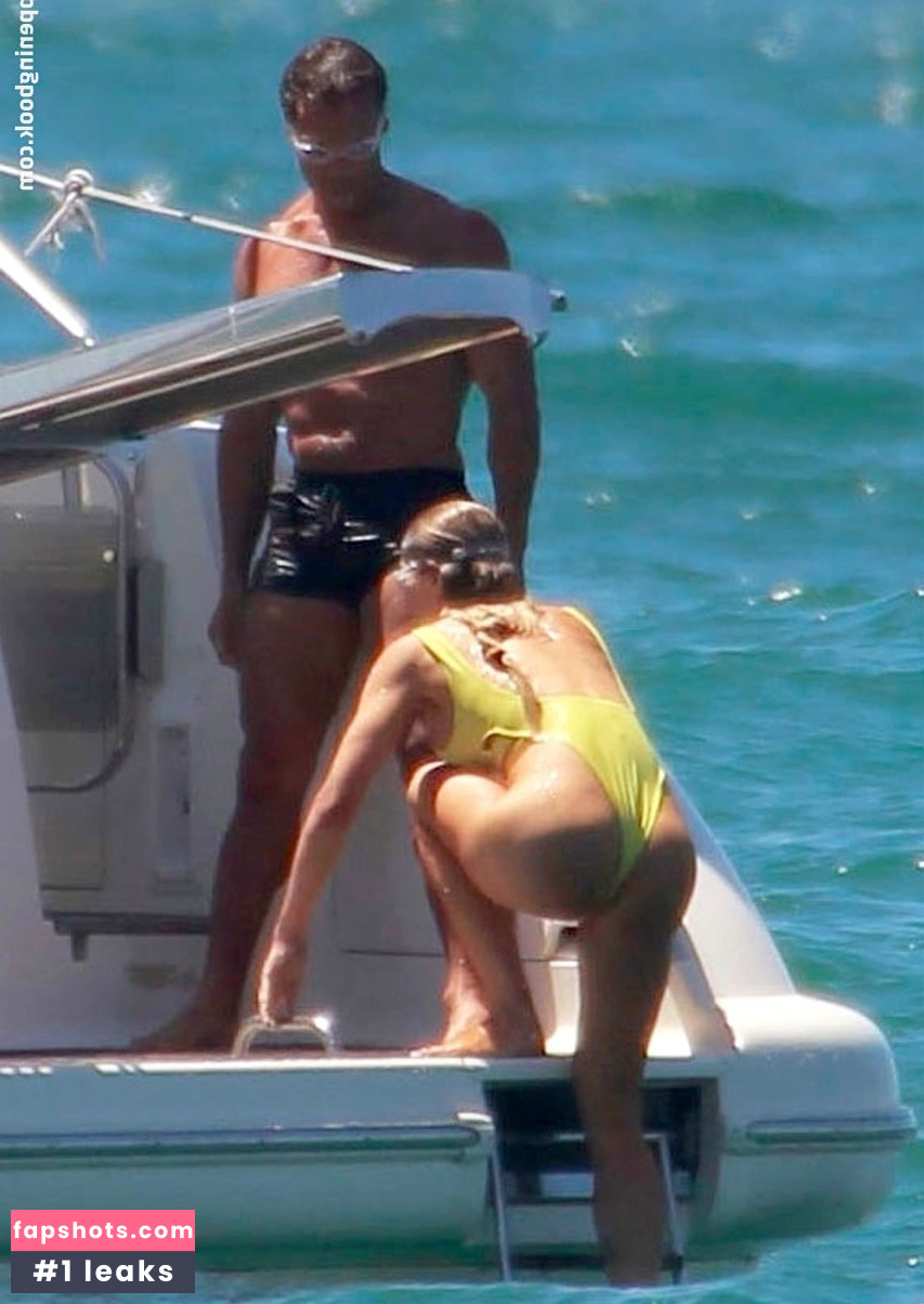 Dalia Elliott gallery photo #99