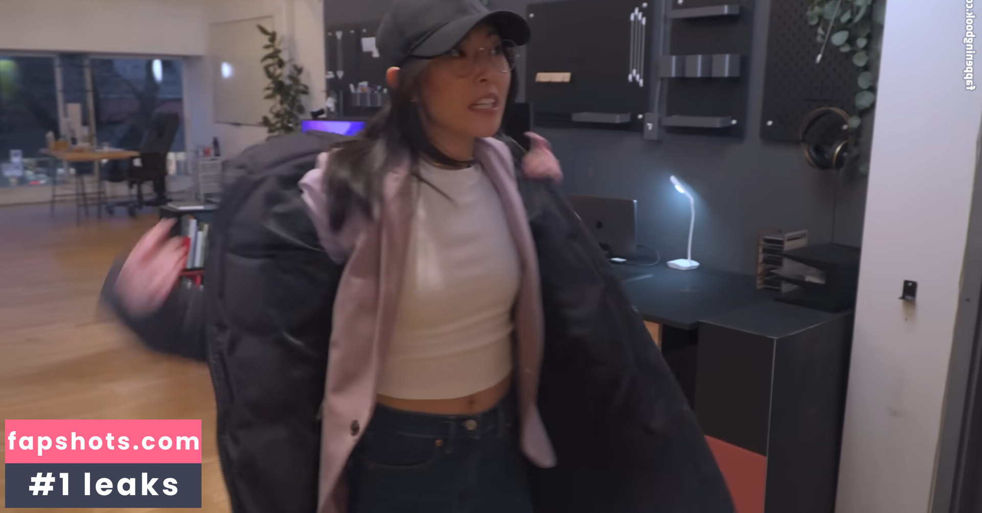 Dami Lee gallery photo #15