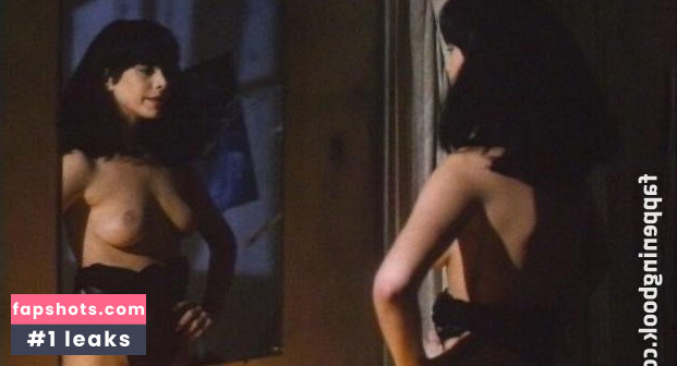 Dana Bentley nude babe gallery