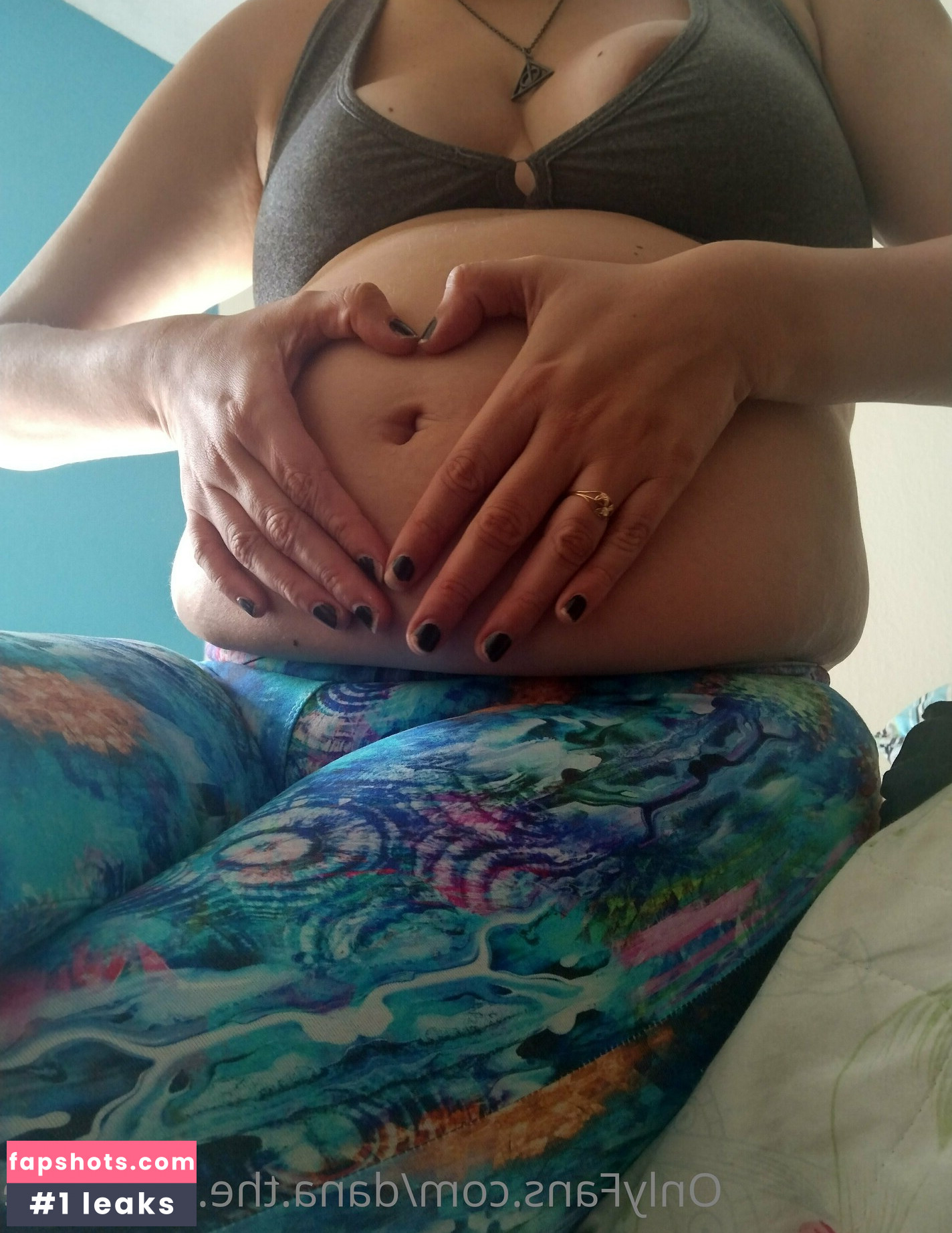 dana.the.lady.vore nude babe gallery