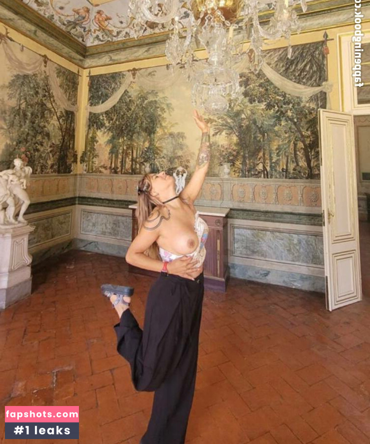 Dani Botan gallery photo #12