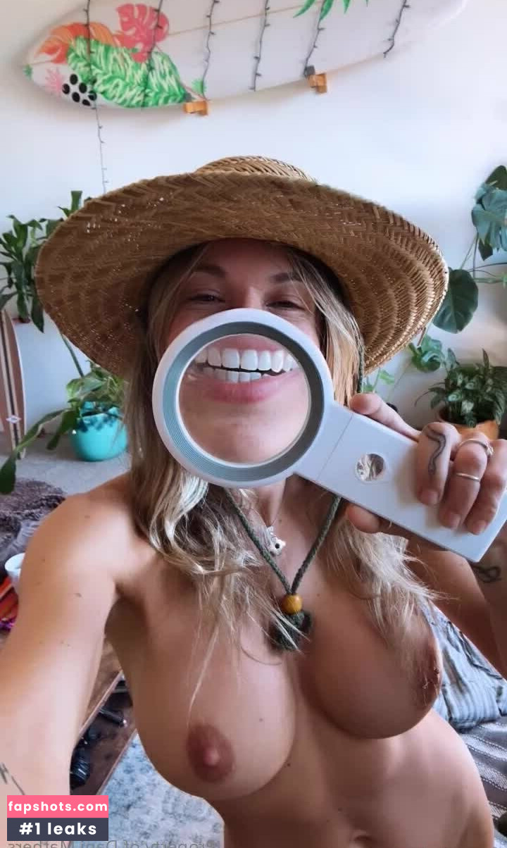 Dani Mathers gallery photo #2