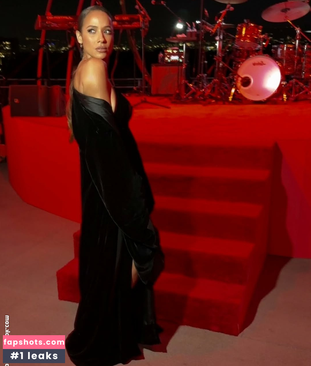 Dania Ramirez gallery photo #23