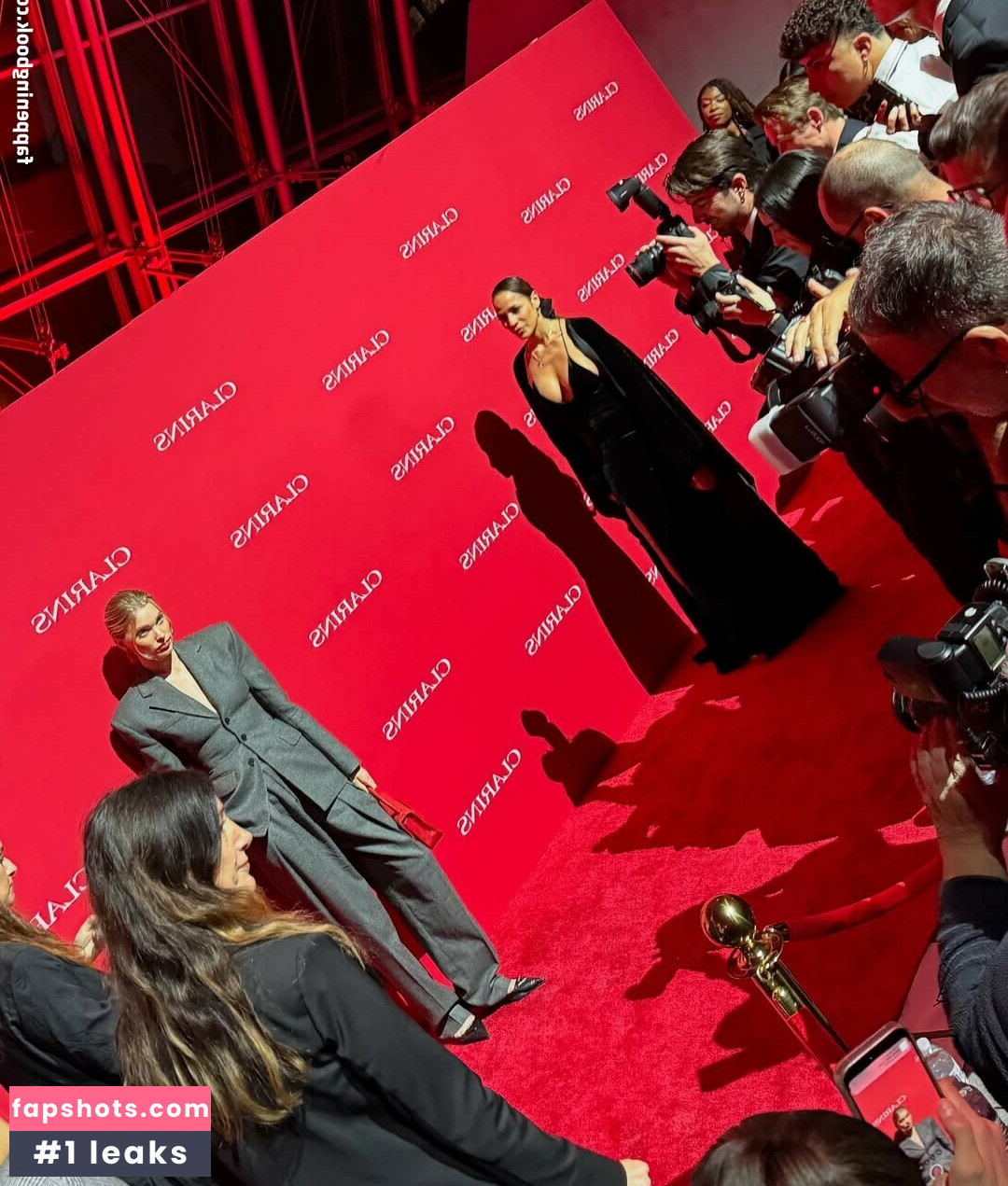 Dania Ramirez gallery photo #25