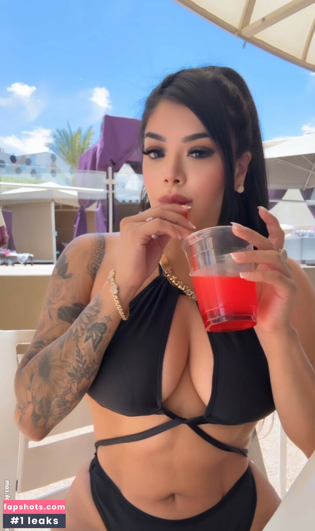 Daniela Chaverry gallery photo #2