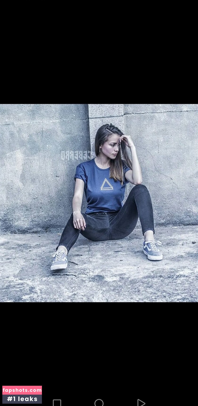 Daniela Derly gallery photo #3