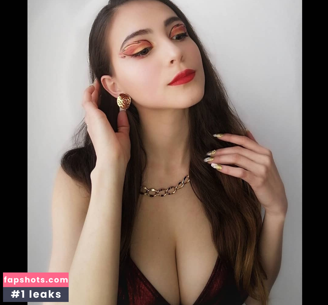 Daniela Derly gallery photo #35