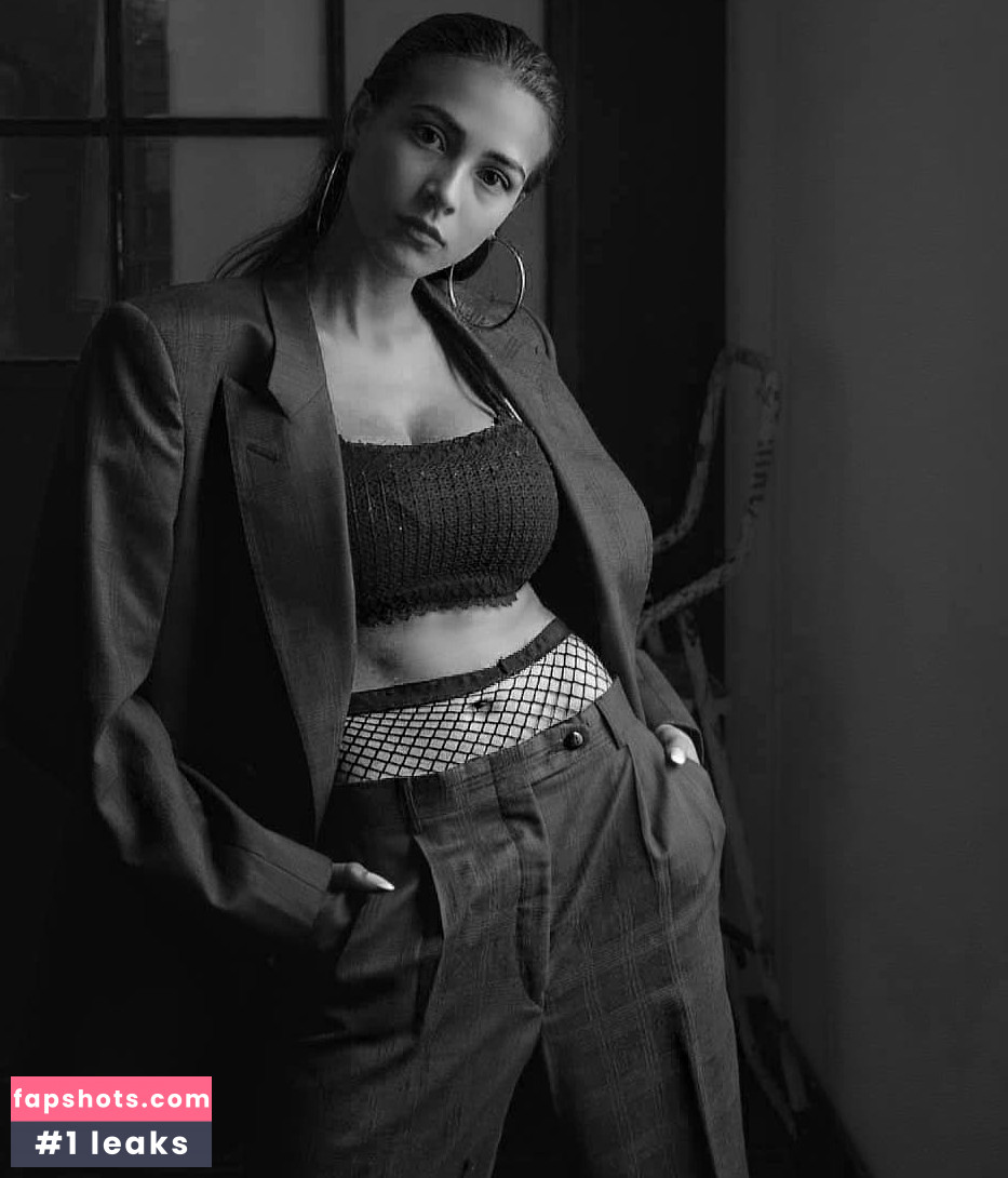 Daniela Derly gallery photo #51