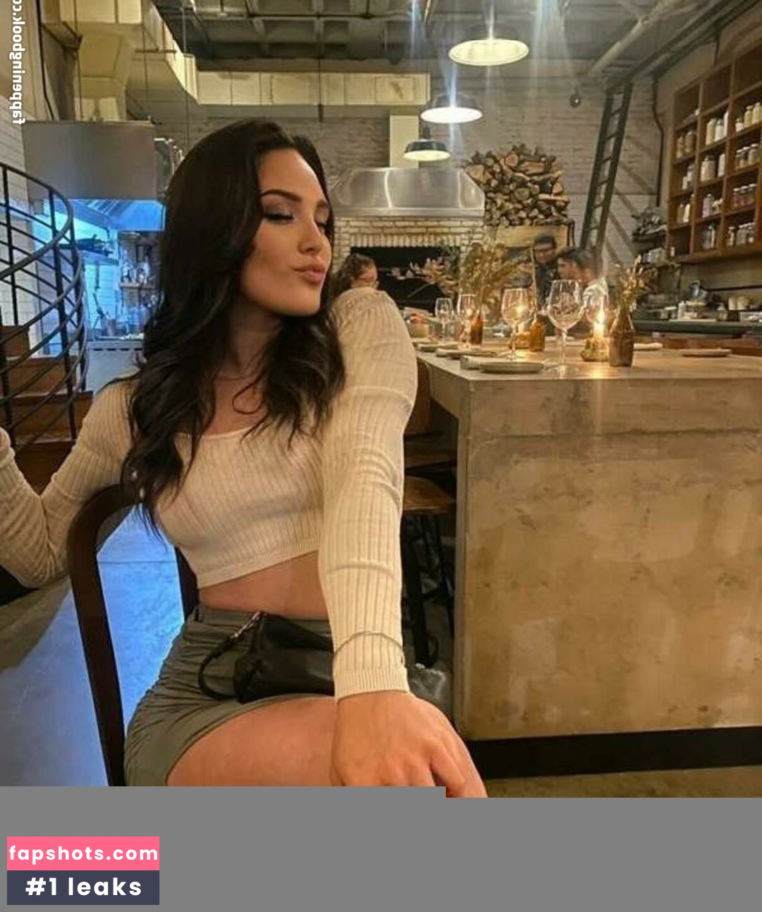 Daniela Flores gallery photo #3