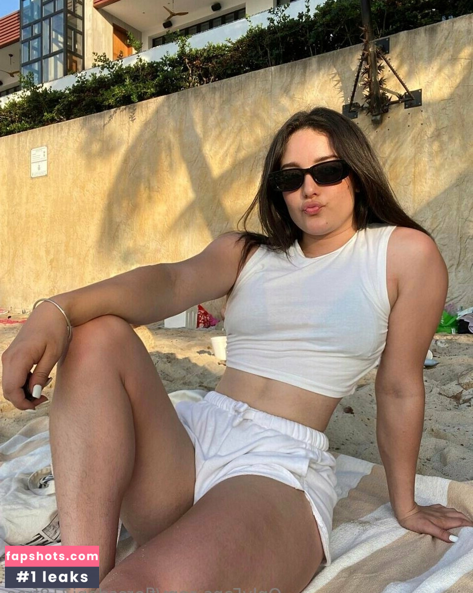 Daniela Flores gallery photo #21