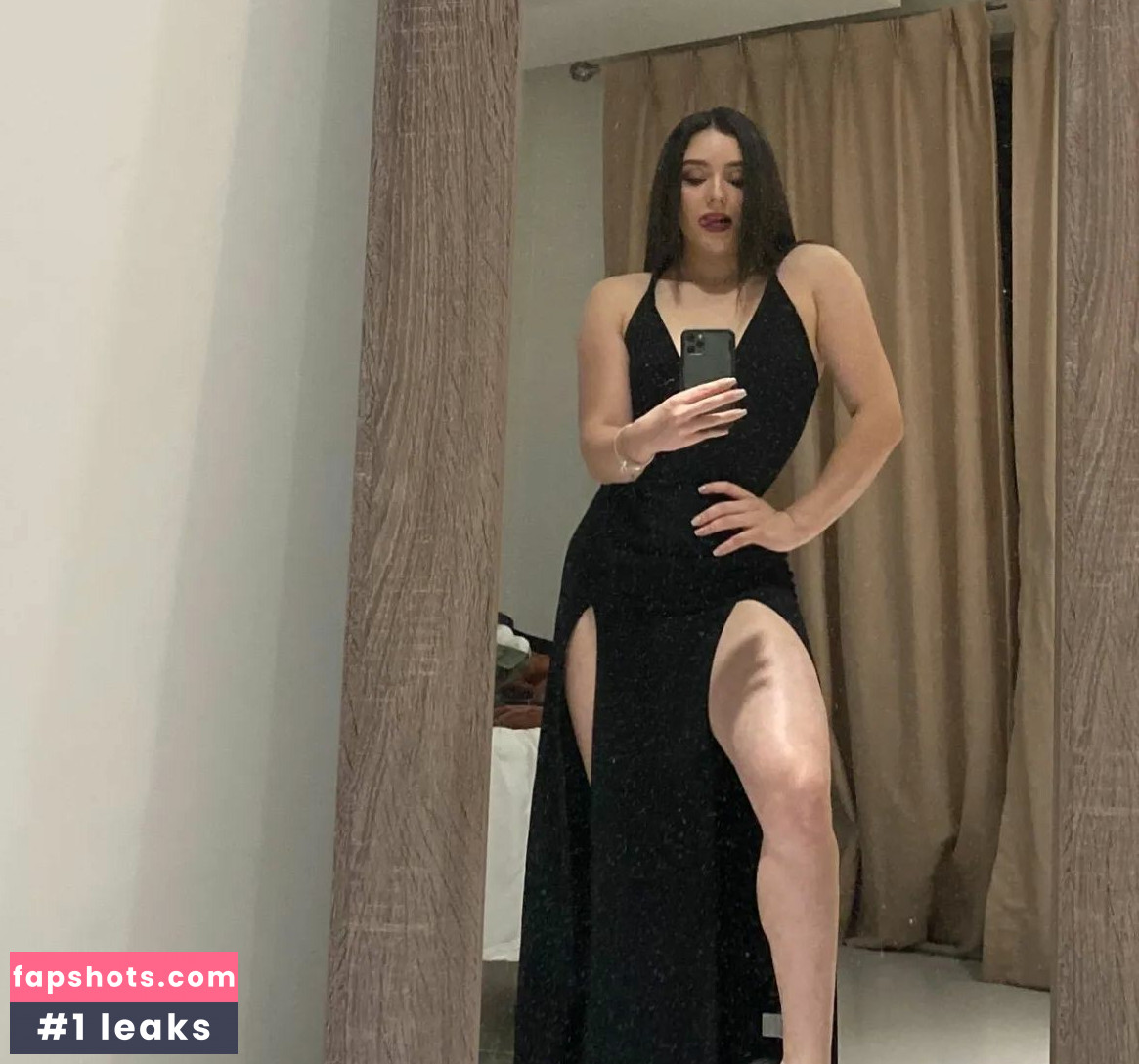 Daniela Flores gallery photo #28