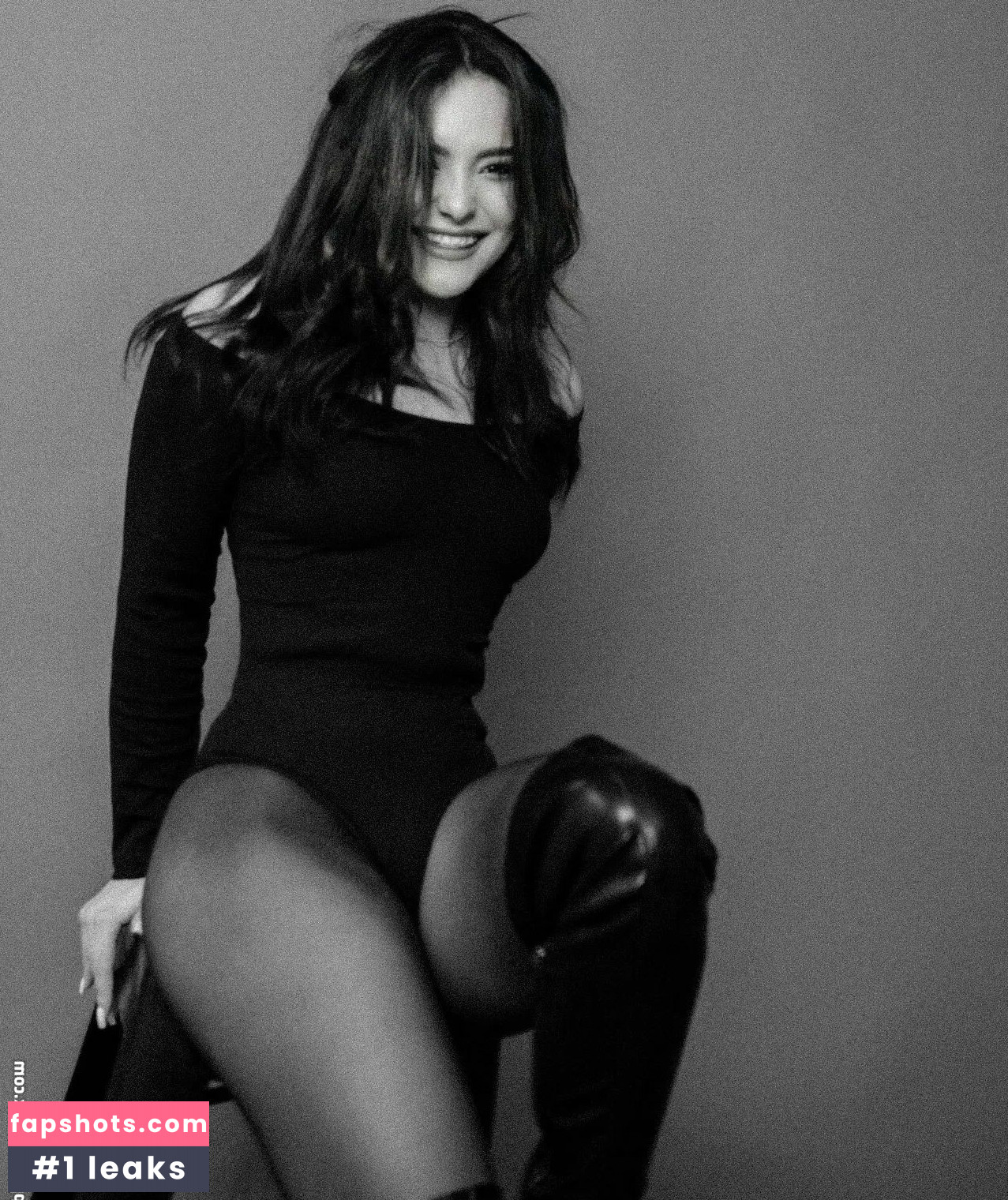 Daniela Flores gallery photo #45