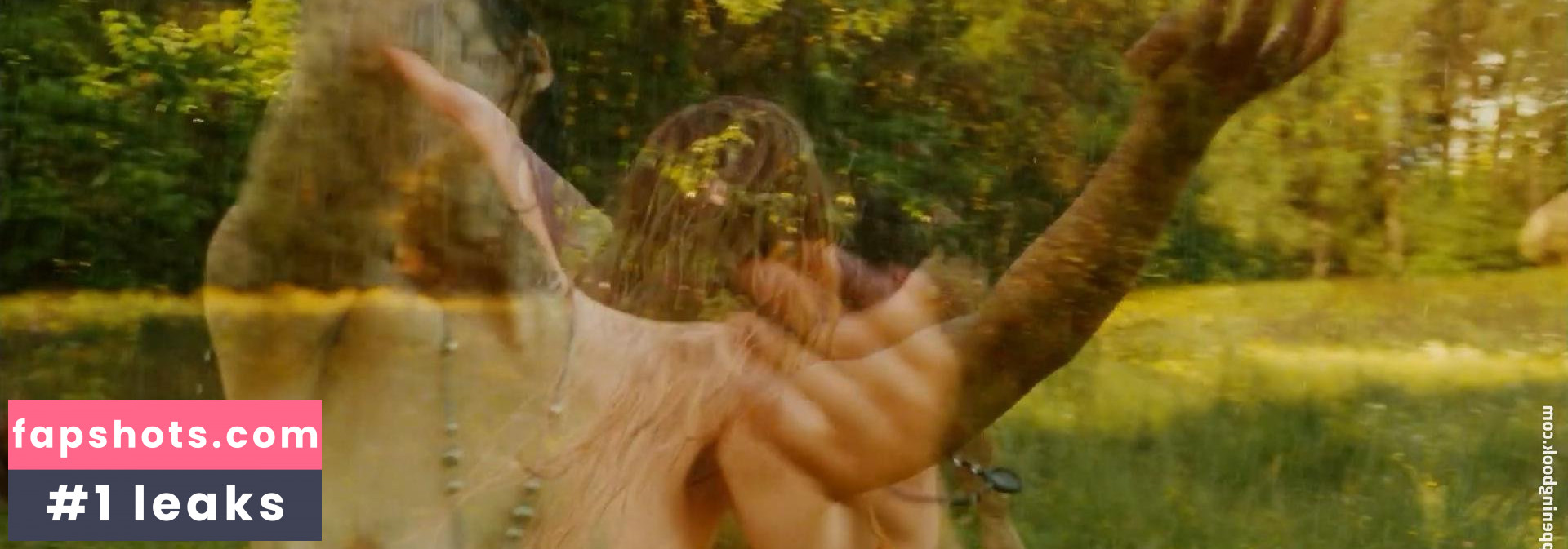 Daniela Holtz nude babe gallery