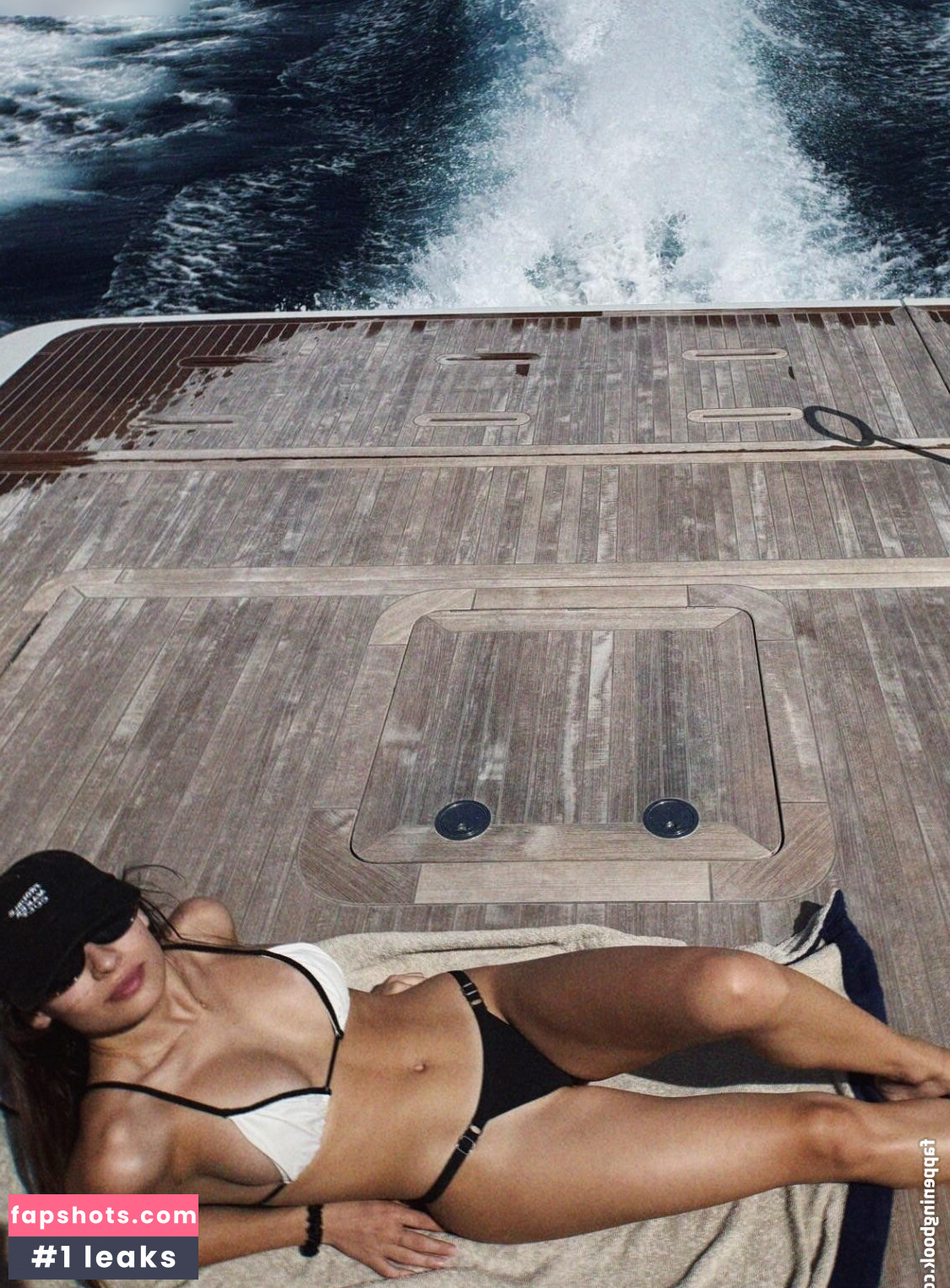 Daniela Melchior gallery photo #126