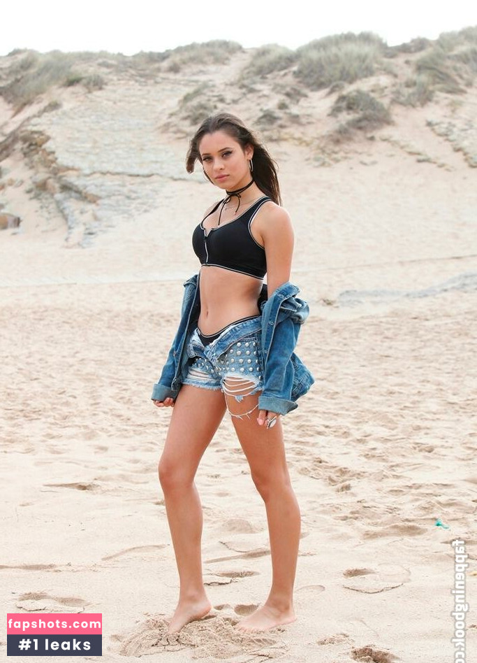 Daniela Melchior gallery photo #138