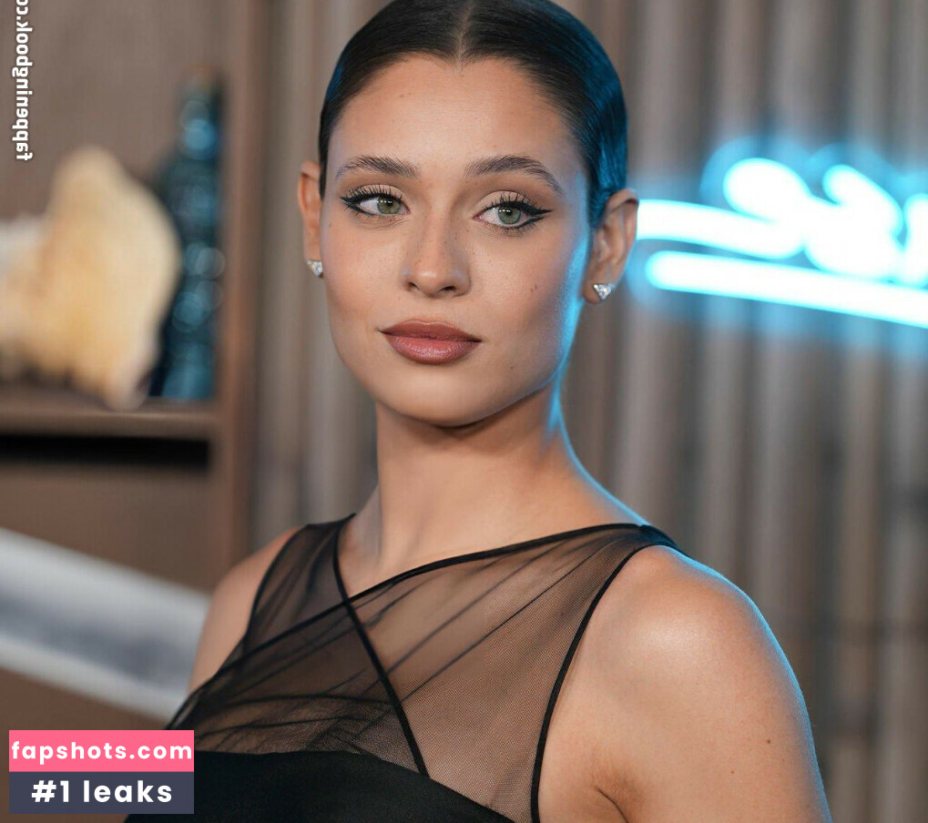 Daniela Melchior gallery photo #142