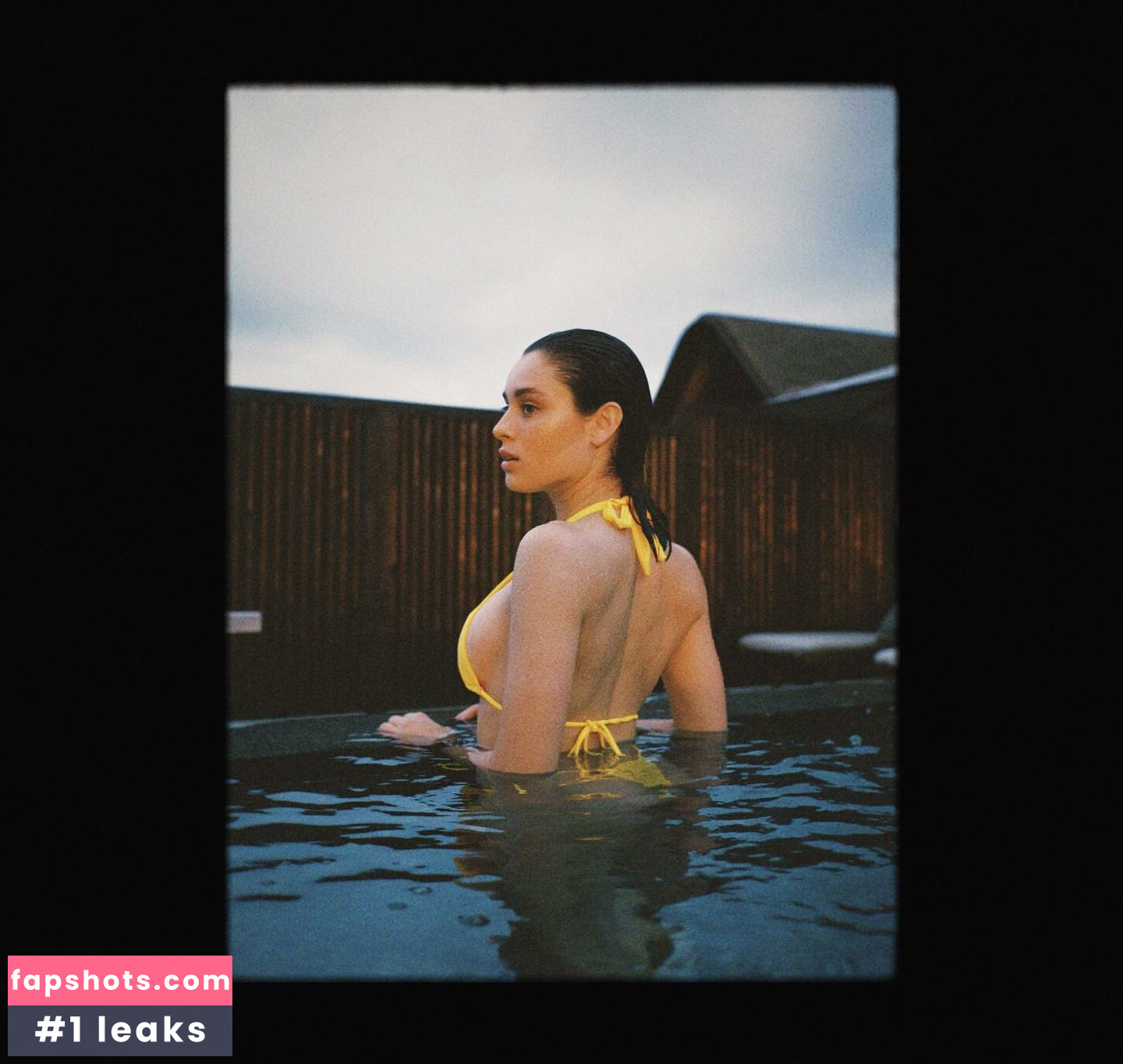 Daniela Melchior gallery photo #157