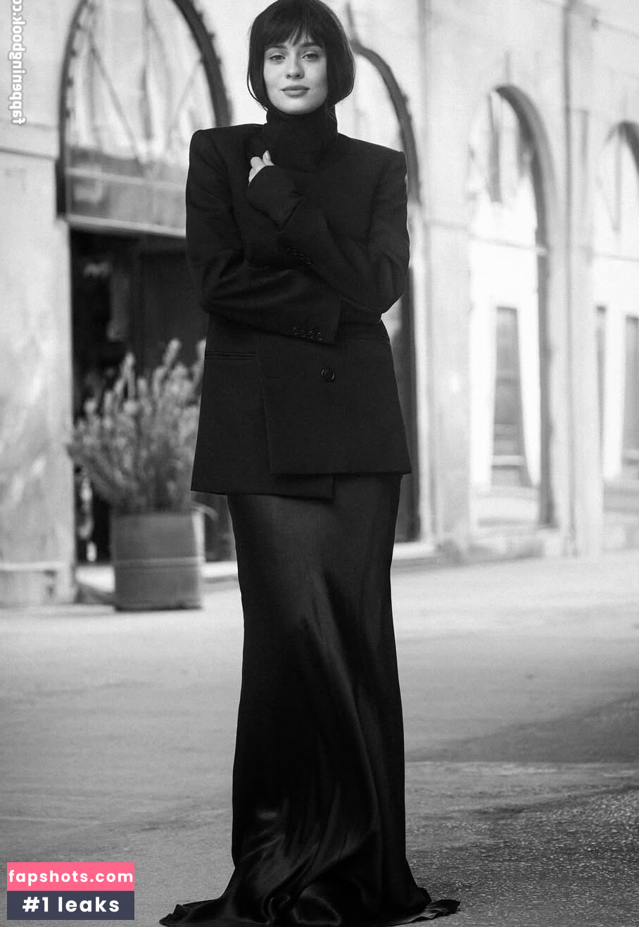 Daniela Melchior gallery photo #22