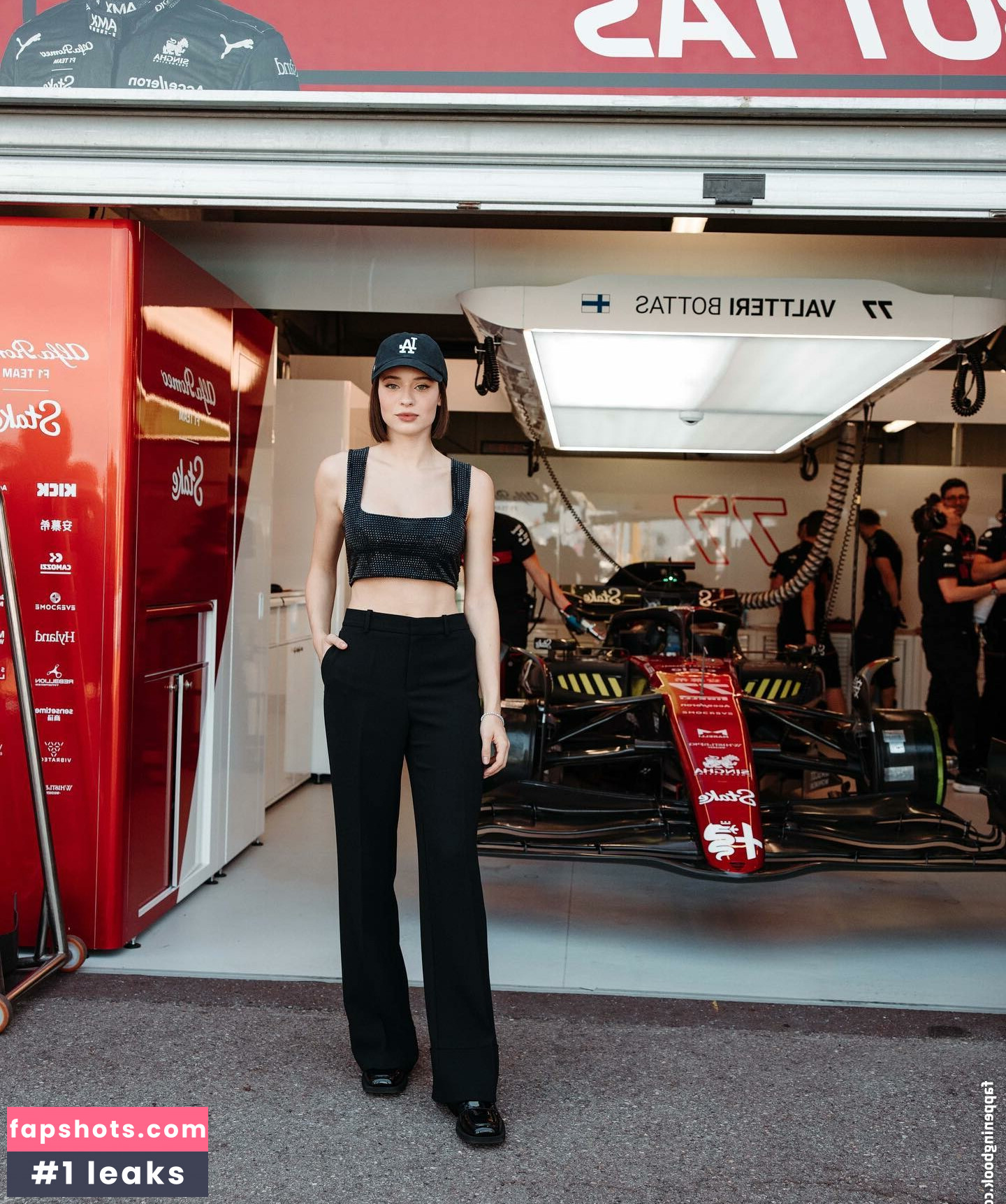 Daniela Melchior gallery photo #219