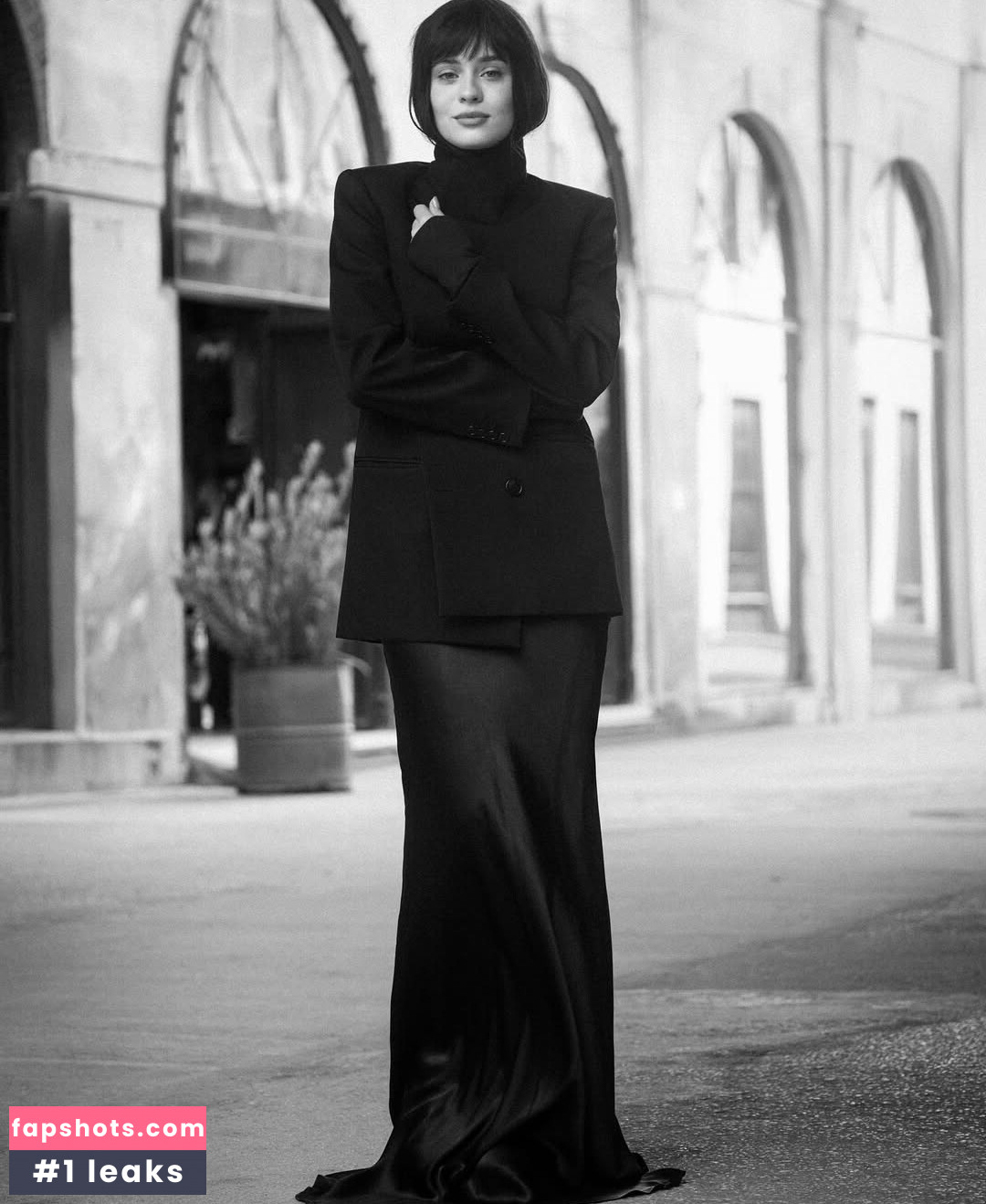 Daniela Melchior gallery photo #26