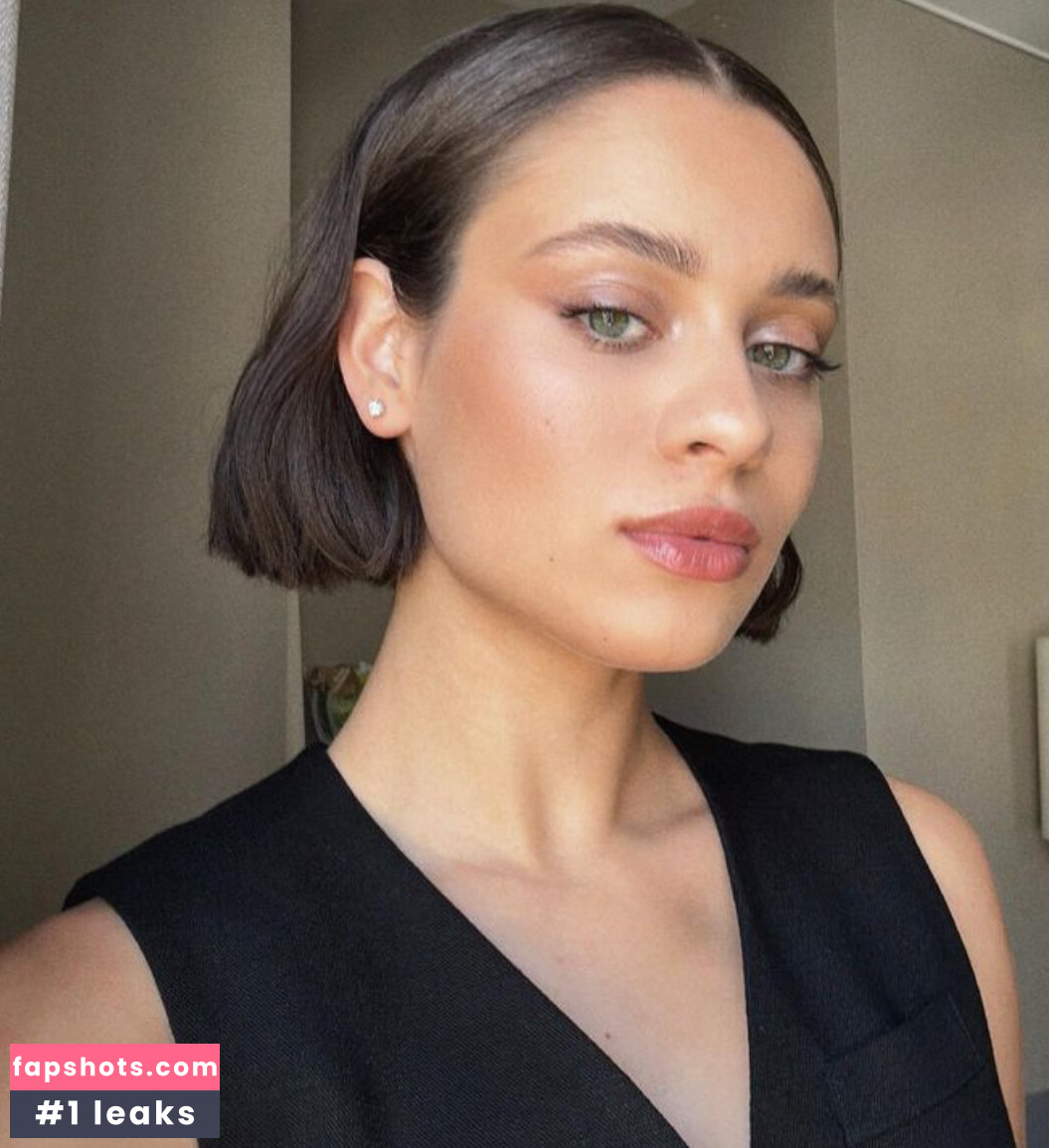 Daniela Melchior gallery photo #257