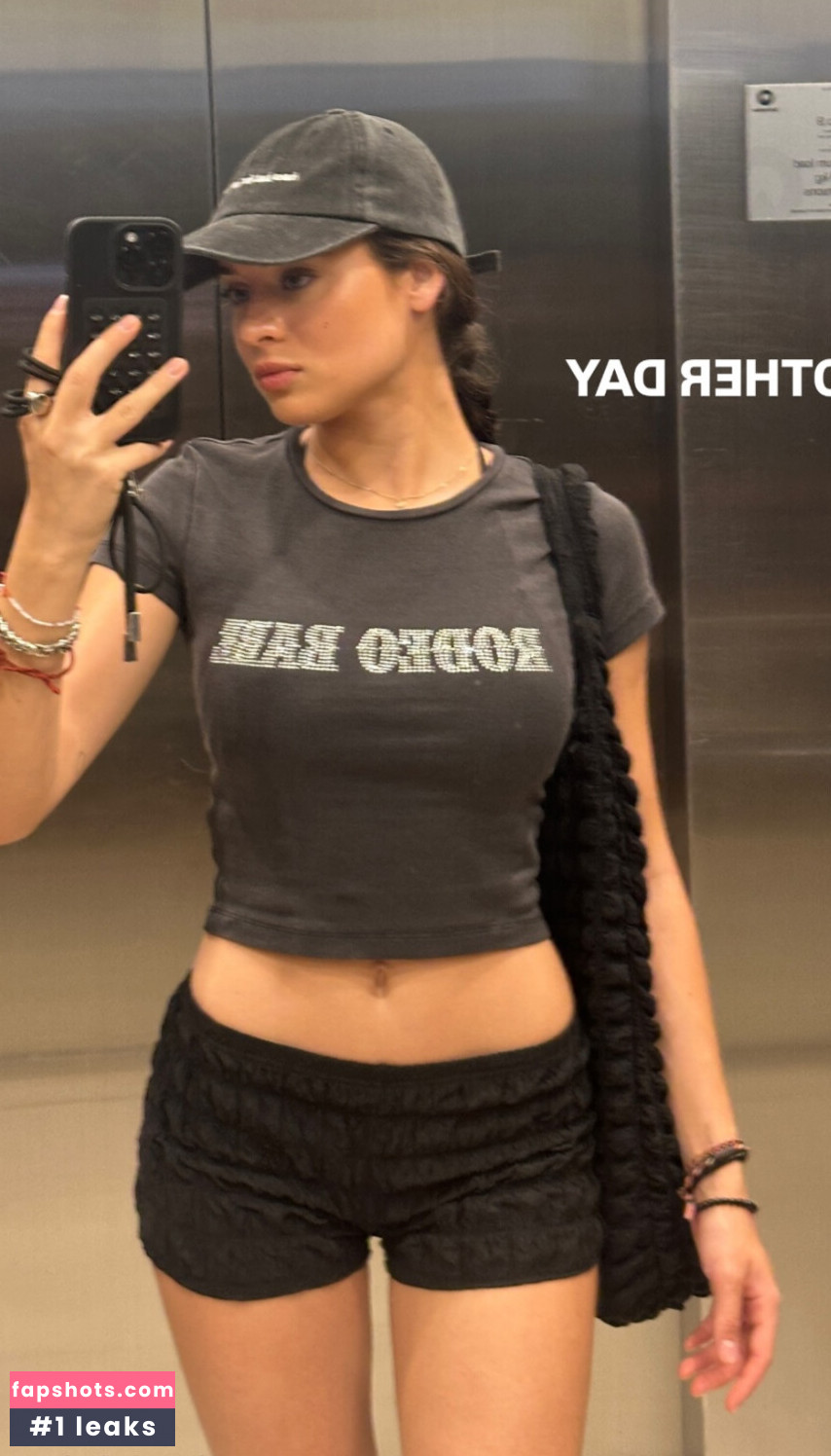 Daniela Melchior gallery photo #49