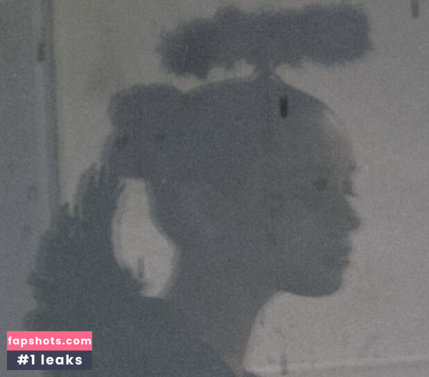 Daniela Melchior gallery photo #83