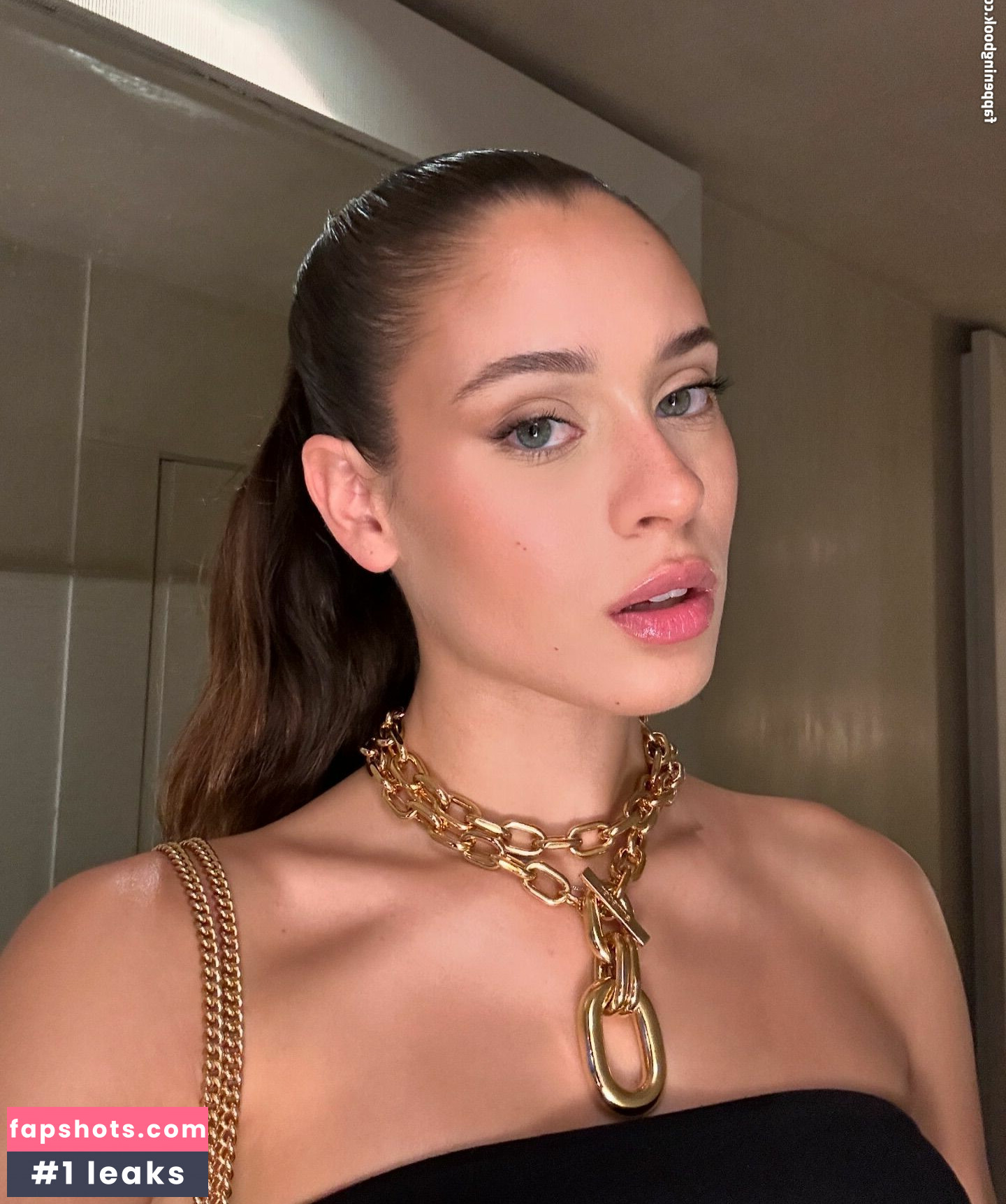 Daniela Melchior gallery photo #87