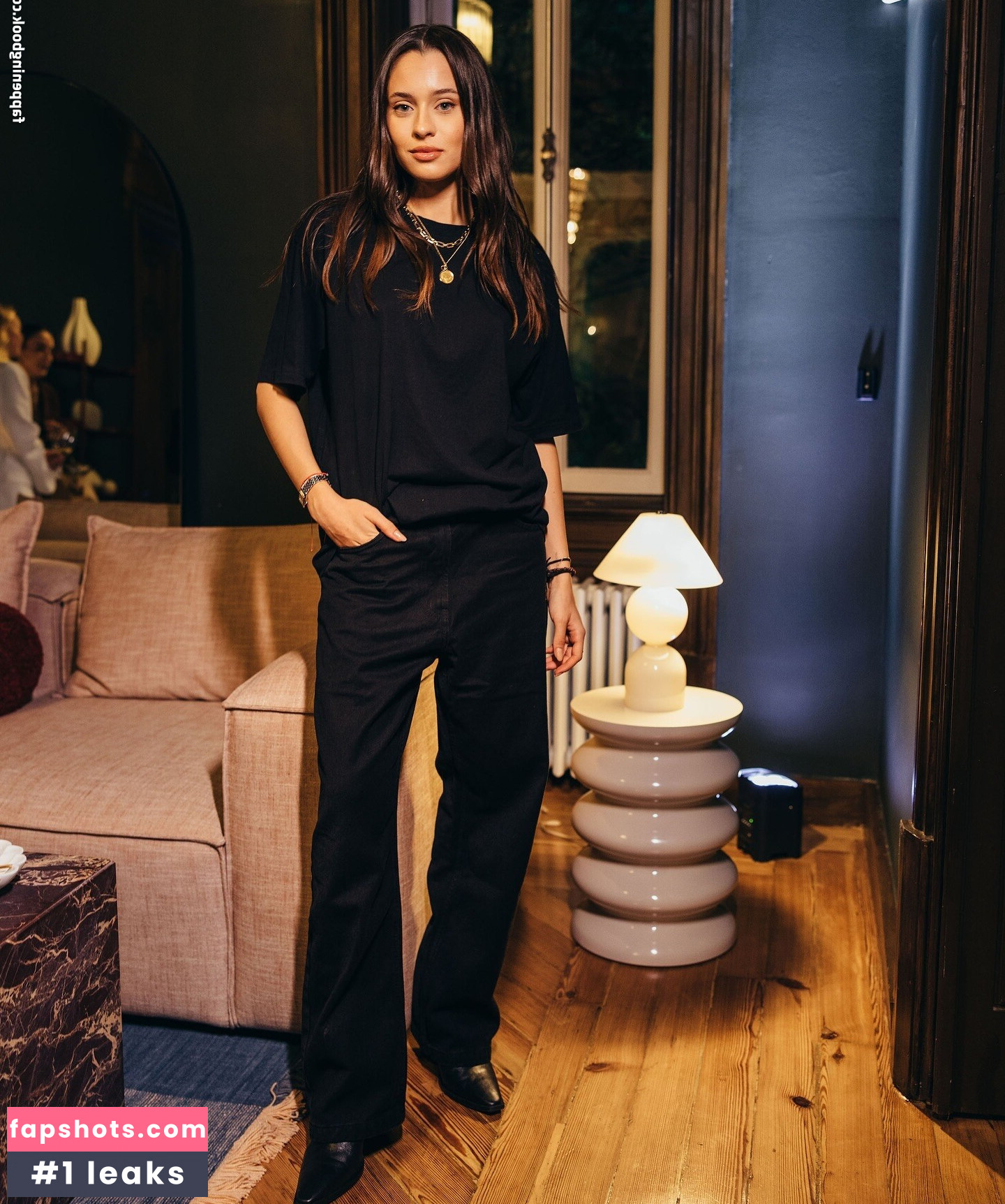 Daniela Melchior gallery photo #88