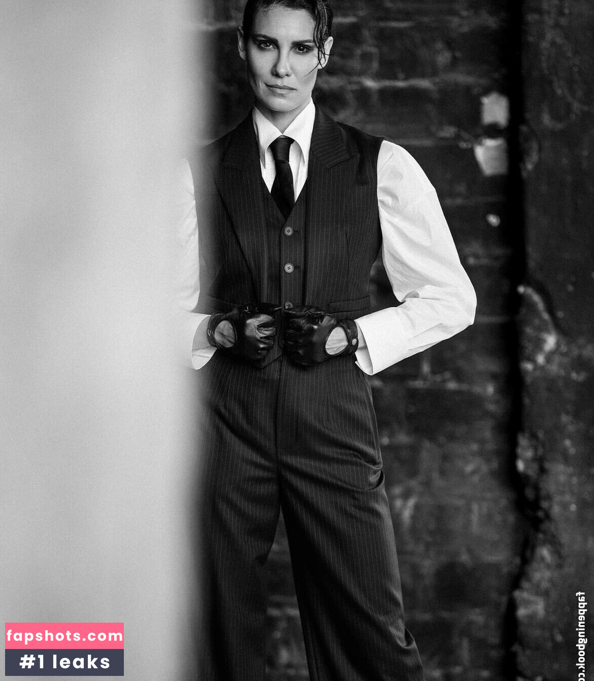 Daniela Ruah gallery photo #12