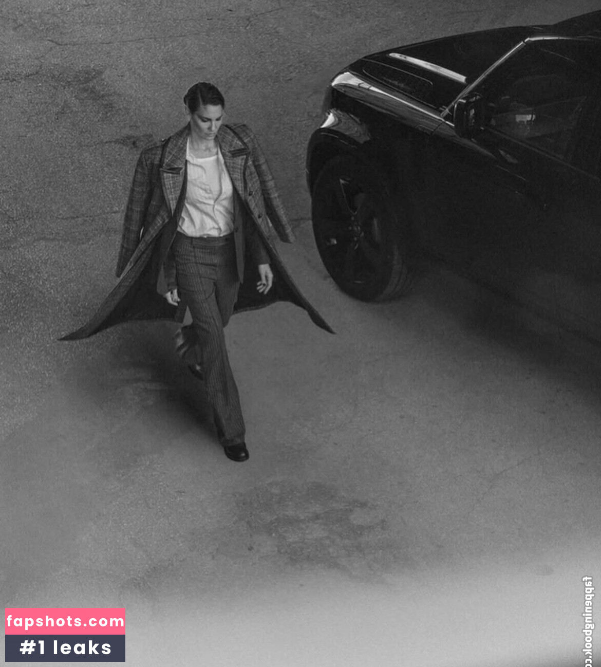 Daniela Ruah gallery photo #13